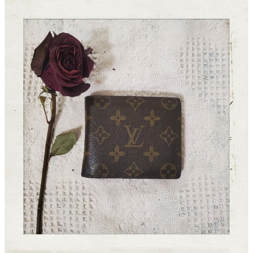 Louis Vuitton | LV Vintage Brown Mens Distressed Bi-fold Wallet